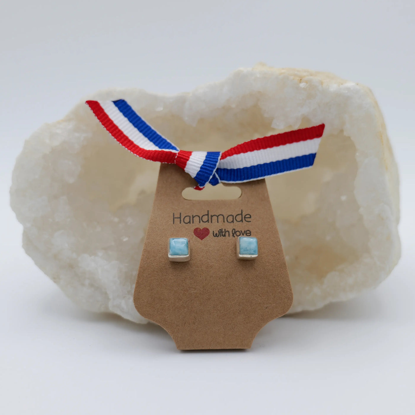 Boucles d'oreilles en argent 925 avec une pierre de Larimar carré, fait à la main en République Dominicaine. 