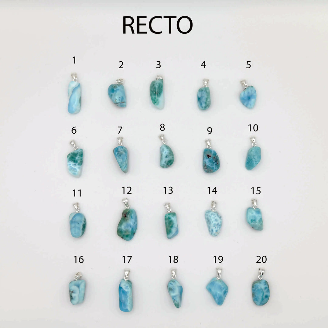 Bijoux en Larimar de République Dominicaine avec des nuances de couleur bleues et vertes.