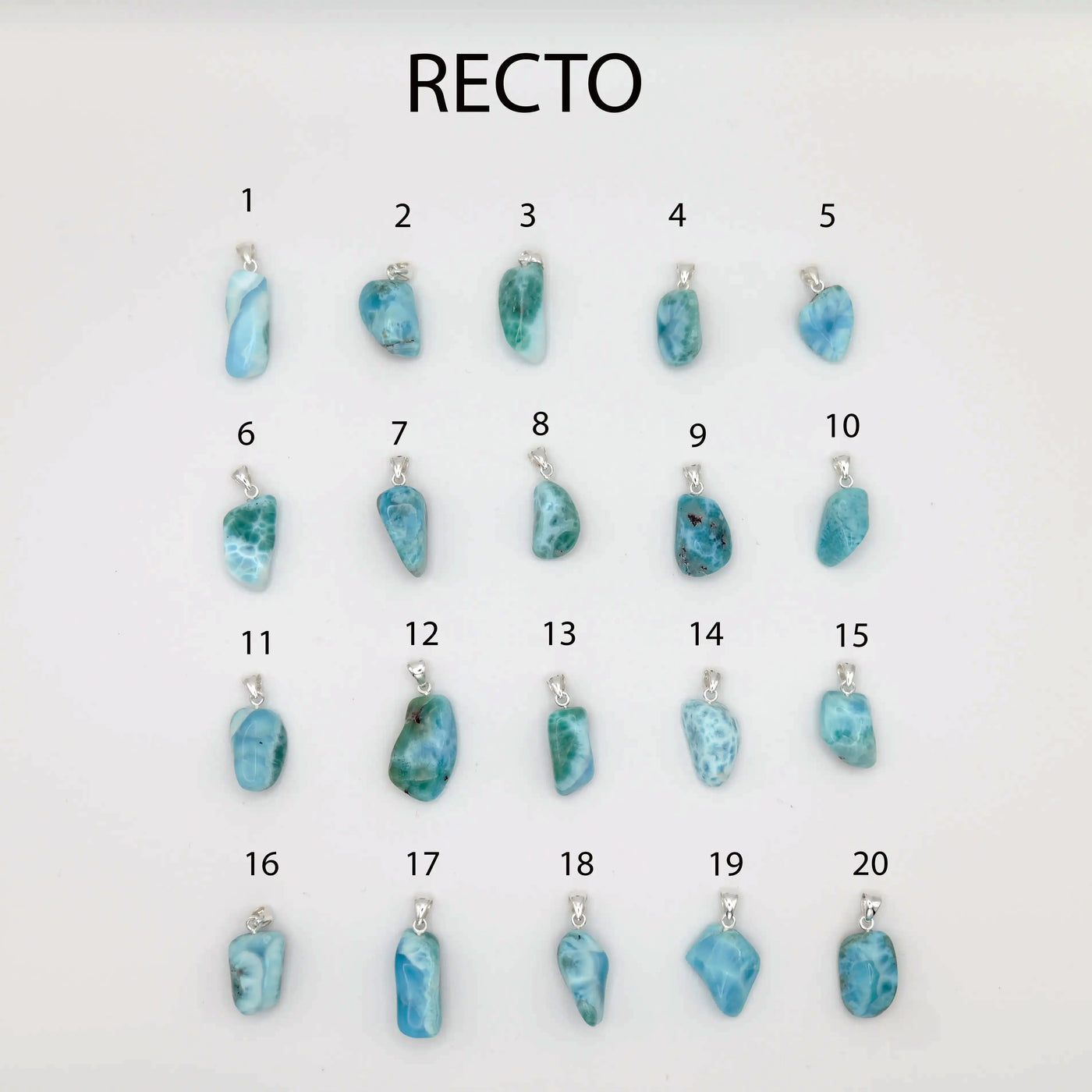 Bijoux en Larimar de République Dominicaine avec des nuances de couleur bleues et vertes.