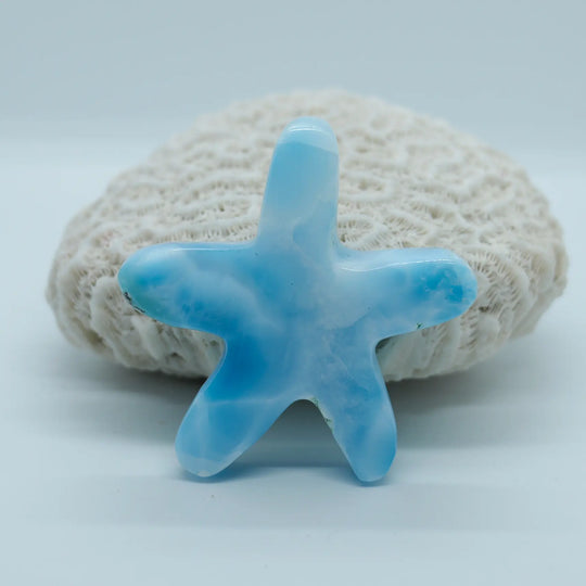 Étoile à 5 branches en Larimar de République Dominicaine. Pièce taillée à la main de façon artisanal.