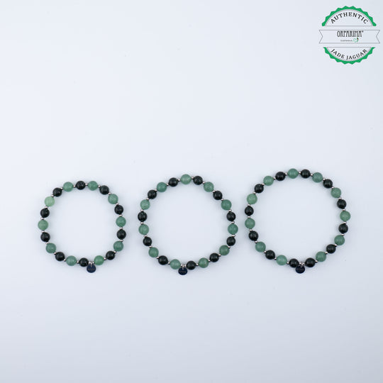 Ensemble de trois bracelets élastiques avec une alternance de perles de 6mm en Aventurine verte du Brésil et en Jade Jaguar Maya du Guatemala.
