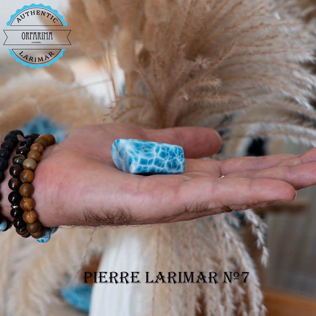 Magnifique pierre de Larimar avec toutes les faces polies sans présence de roche ou d&