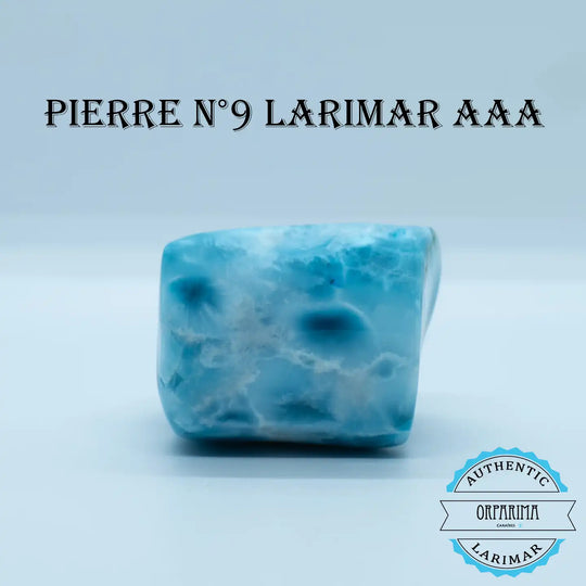 Incroyable pierre de Larimar polie, avec plusieurs nuances de bleu et de qualité triple A. Pierre de Larimar pour collectionneur.