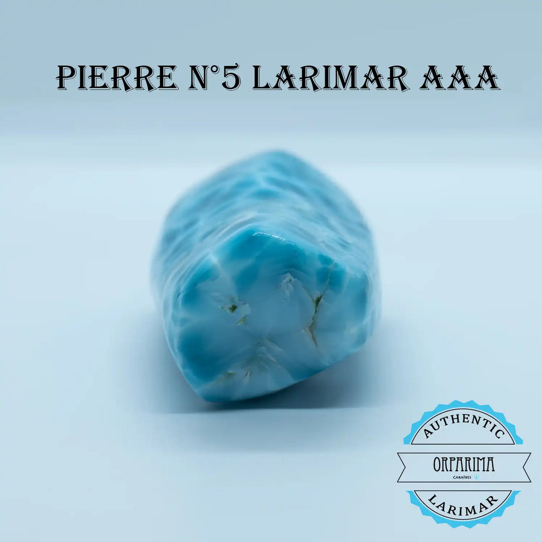 Bloc cylindrique de Larimar de couleur bleu avec un maillage de blanc. Qualité de Larimar exceptionnel pour collectionneur et énergéticiens. 