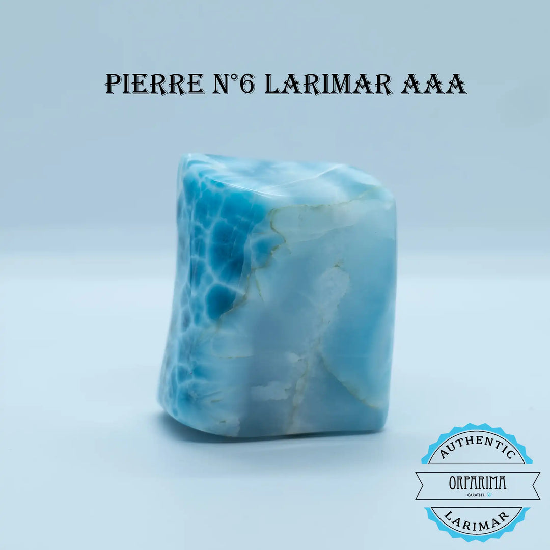 Pierre naturelle semi-précieuse de Larimar venant de République Dominicaine. Pierre de couleur bleu magnifique de qualité supérieur. 