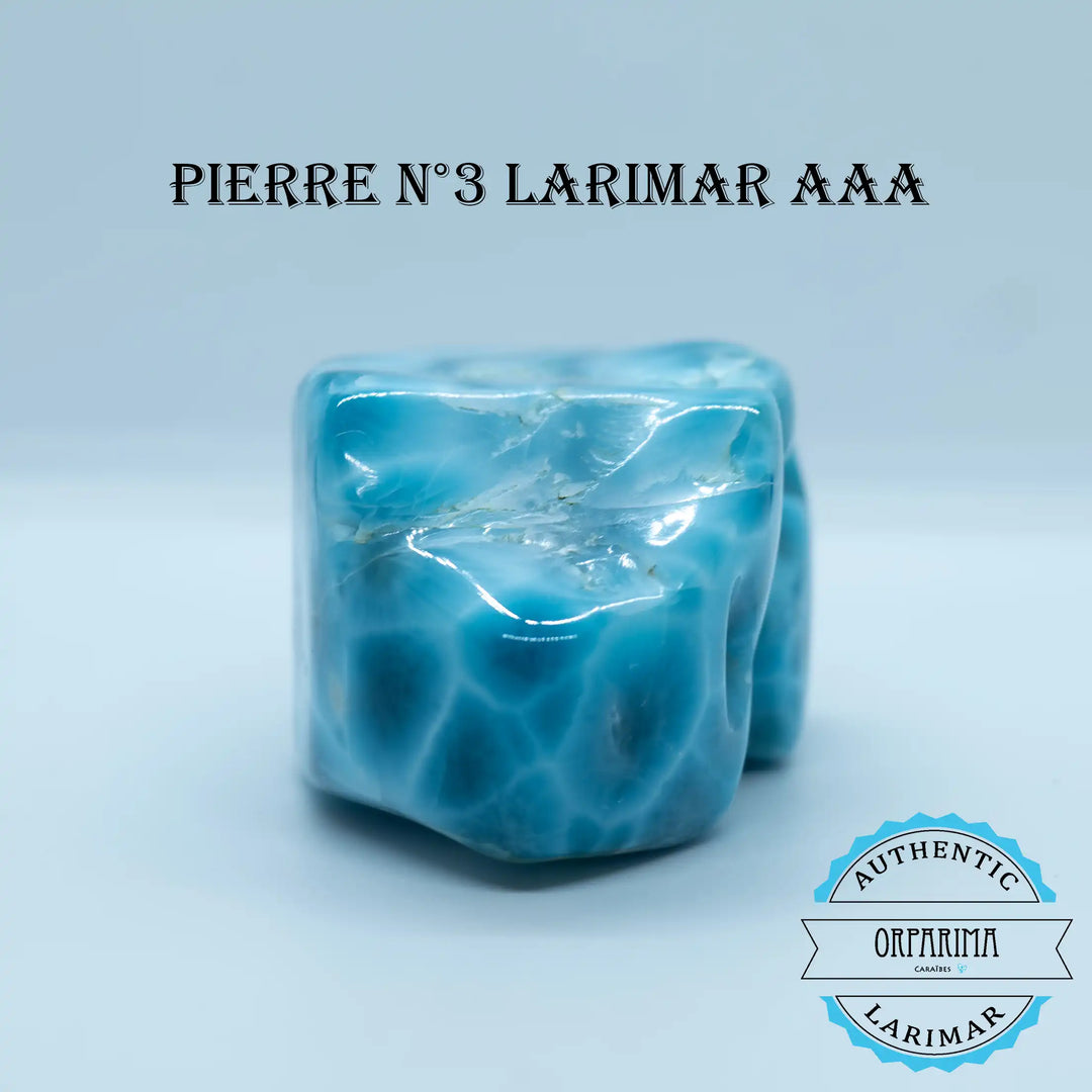 Pierre de collection pour amateurs de Larimar et collectionneurs. Bloc de pierre naturelle ne contenant que du Larimar, pierre bleu unique au monde.