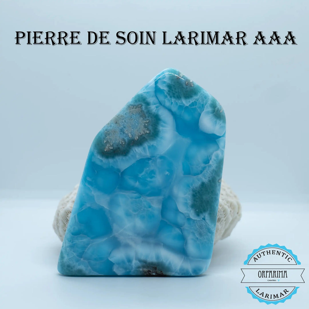 superbe pierre de soin en Larimar, polie sur toutes ses faces, de forme rectangulaire. Plusieurs nuances de bleu sur ce Larimar de très grande qualité.